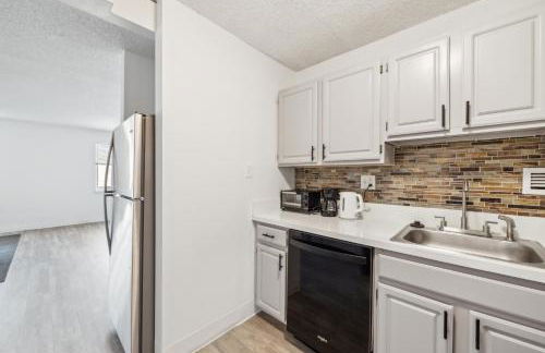 Legacy at Imperial Village 517 I 2 Bed 2 Bath - Foto 9