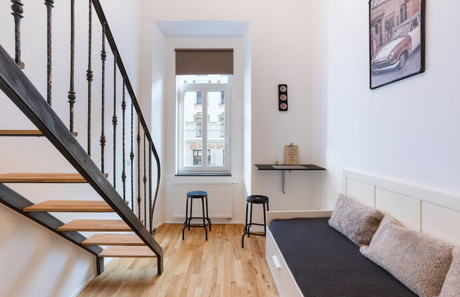 Rhino Studios - Photo 26