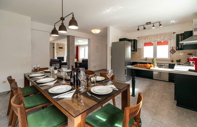 Luxury Stairway to Heaven with Pool - Foto 16