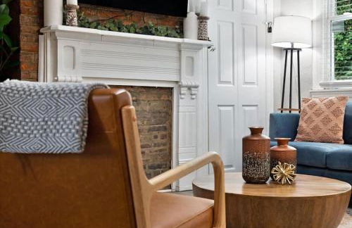 Cozy Southside Pitt home w/ Pool Table +Yard - Foto 21