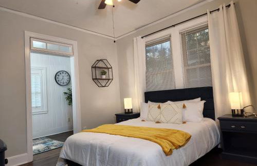 Spacious Centrally Located 3 Bed 2 Bath - Sleeps 8 - Foto 35