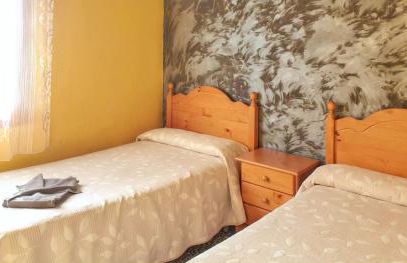 Spacious villa with private pool in La Puebla de Castro - Foto 10