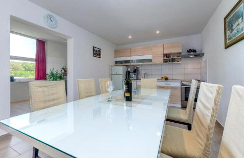 Three-Bedroom Holiday Home In Neoric - Photo 26