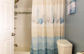 Bristol, RI The Ship of Dreams-Historical District - Foto 22