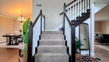 Bright & Spacious 5BR Modern Vacation Home - Near Disneyland & Beaches - Foto 5