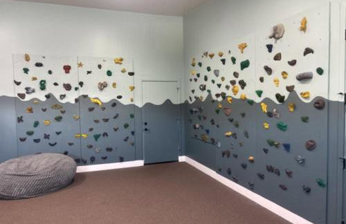 Serene Resort-Style Escape - Perfect for Families - Photo 49