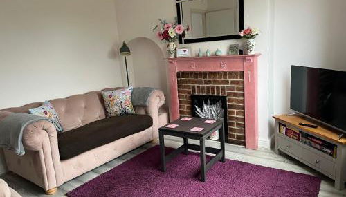 Two Four Four, holiday home in Matlock - Foto 2