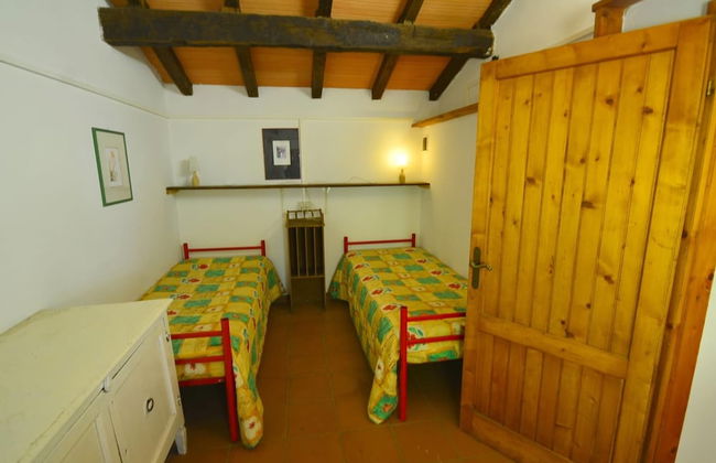 Bright Holiday Home in San Marcello with Pool near Meadows - Photo 3