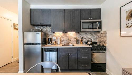 Beautiful Deluxe Studio w/Lake View #245 at Donner Lake Village - Foto 5