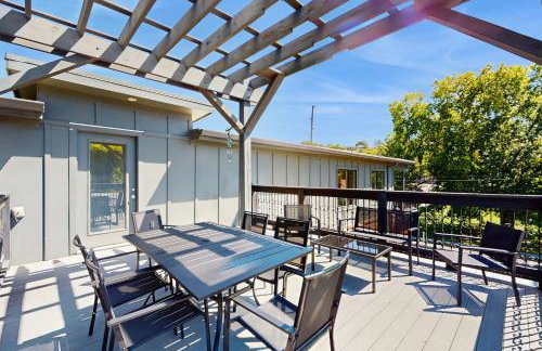 Walkable Gem! Dtwn Chattanooga Base with Balcony - Foto 1