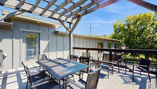 Walkable Gem! Dtwn Chattanooga Base with Balcony - Foto 1