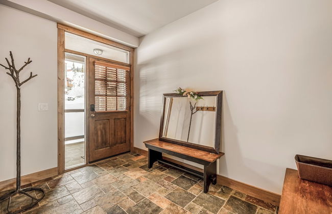 Southpoint 25 Two Bdrm Ski In Out HotTub - Photo 1