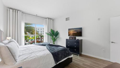 Orlando Getaway with Pool View Balcony - Foto 4