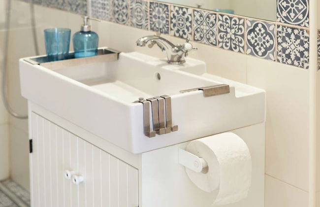 Delightfully Decorated Apartment with Sea View near Beach - Foto 11