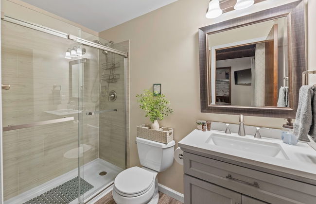 Mountain Must-have by Avantstay Indoor Hot Tub Game Room Fire Pit - Photo 32