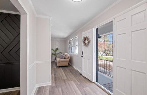 Perfect cute home in Garner with firepit & king bed - Foto 4