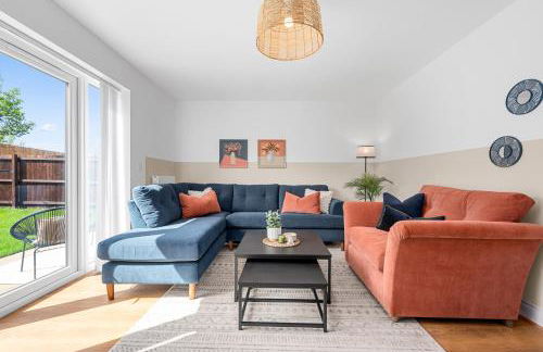 NEW Wincham Brook 3BR Home - Long Stays Welcome - Photo 2