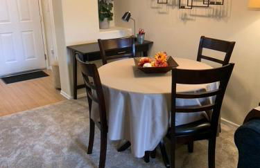 Exclusive Top Floor 1 bedroom in central Irvine one month min - Foto 11