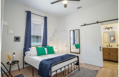 3BR3BA Urban Escape Just Minutes From Downtown - Foto 31