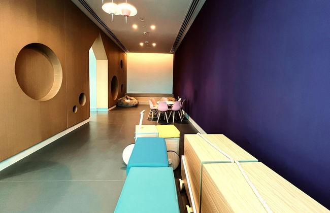 Classy Downtown 2BR w City View Balcony - Photo 10