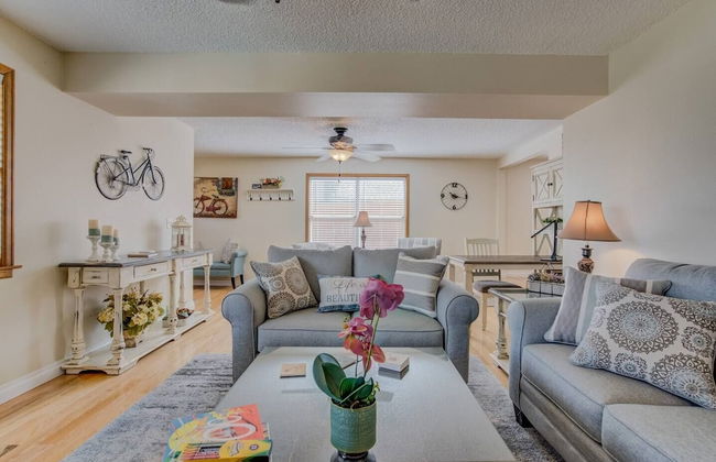 3 Bedroom Downtown with Firepit - Photo 1