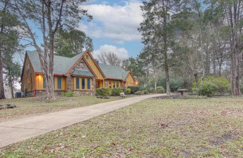 Private and Spacious Lakefront Home in Memphis! - Foto 36