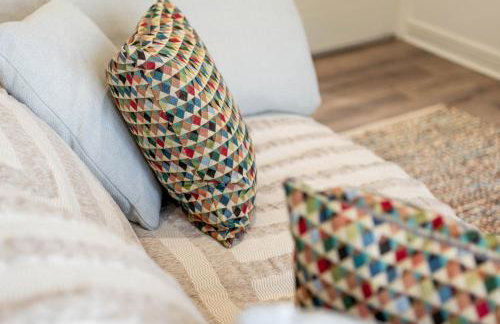 Loughton Hideaway: Cozy 1BD Near Tube & Nature - Foto 21