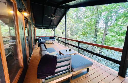 Maggie Valley 4BR Cabin with Hot Tub in Serene Forest - Foto 12