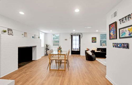 Retro Cumberland 2-Story Hangout near Six Flags - Foto 18