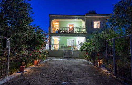 SEA & OLIVES HOUSE - Photo 47