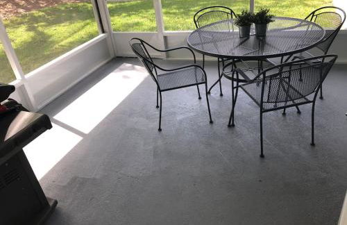 Beautiful Home across the street from Lake June! - Foto 34