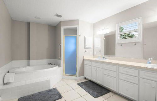 Heart of Tampa Hyde Park 4 Bedroom House - Located Near Hyde Park Village, SoHo and Local Beach - Spacious and Comfortable Stay in Perfect Location - Great for Families and Groups Visiting Tampa Near Airport! - Foto 26