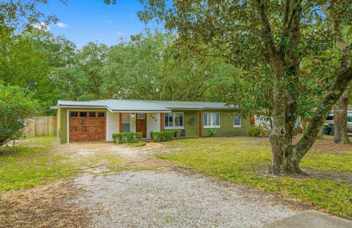 Coastal Home Family Friendly 2 Miles to Beach - Foto 8