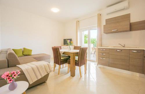 Babara beautiful setting right on beach with modern facilities - Foto 6