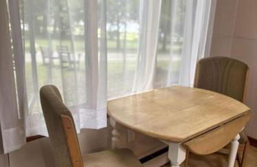 Embrace Nature in this Breathtaking Cottage in Portage Lake, Maine - Foto 28