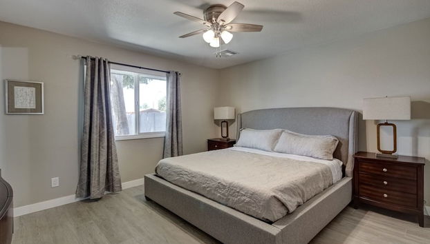 Tempe Remodel w/ Sparkling Pool and Game Room! - Foto 3, Habitación