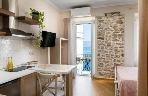 Fotiadis Family Luxury Suites by Konnect - Photo 8