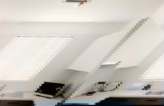 Stylish Two Bedroom Apartment With Gorgeous Sea and Mountain Views - Foto 13