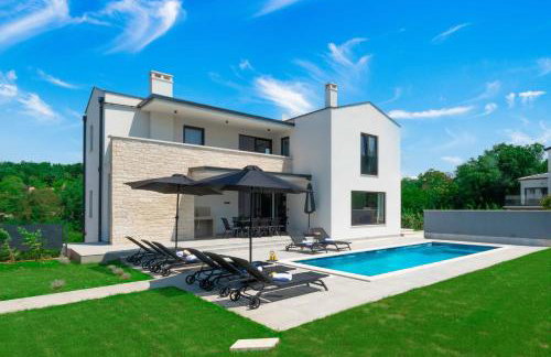 Modern 300m2 Villa - King Beds & Leisure Zone - Foto 1