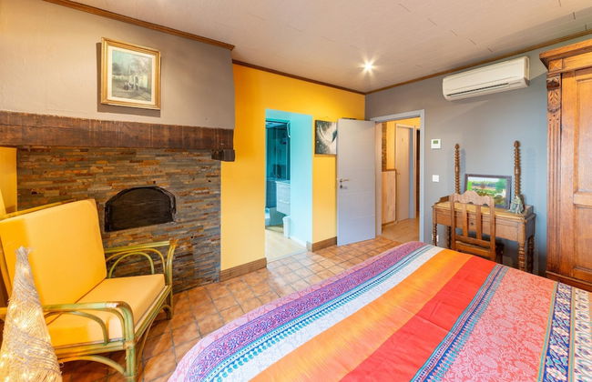 Expansive Holiday Home in Ardennes with Hot Tub - Photo 4