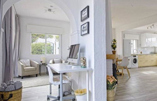 The Lemon Tree by the Sea - Photo 9