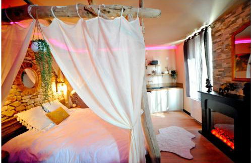 Duplex Safari jusqu'à 4 personnes, Spa XXL, day use, 5 min centre ville, cinéma, cascade et lit sous les arbres - Foto 31