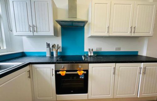 Private Parking, Urban Comfort & City Haven - Foto 14