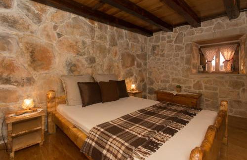 Stonehouse Marina - Estate With A Two Private Pools - Photo 19