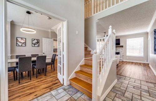 6 Bedroom Home with Pool, Centrally Located - Foto 30