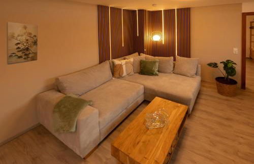 Gemütliche Souterrain Wohnung Nähe Phantasialand mit Parkplatz - Foto 1