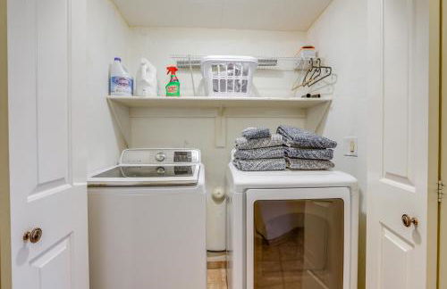 Cookout Ready! Desert Oasis with Pool in Goodyear - Foto 29