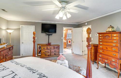 Spacious Trappe Getaway with Outdoor Pool and Gazebo! - Foto 16