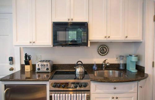 1742 Marblehead Studio|Minutes to Salem|Parking - Foto 12