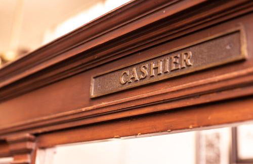 Luxury Living in Historic Bank Haven of Art&Music - Foto 25